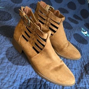 Ankle boots